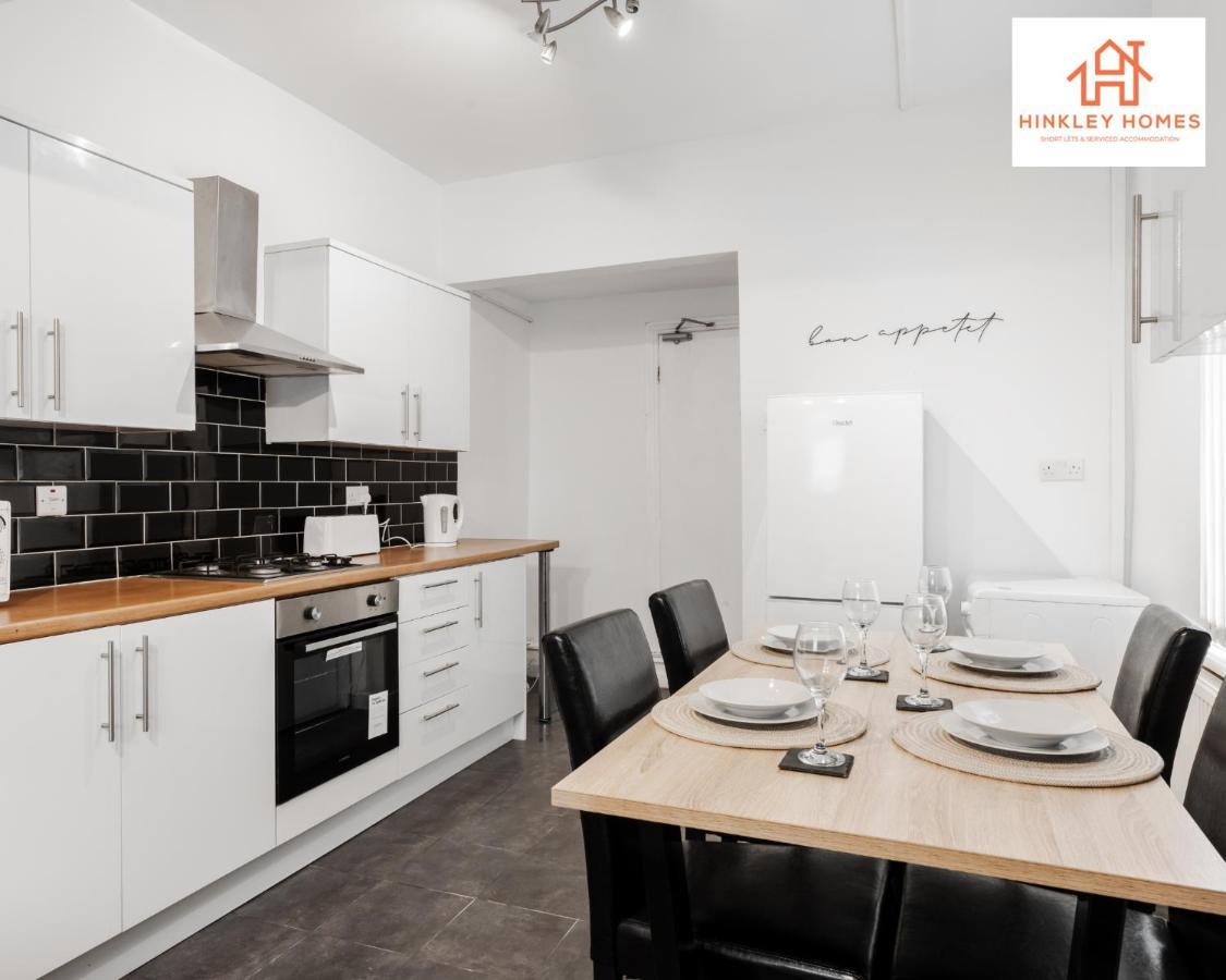 Stylish Home 8 Guests - Liverpool - Free Wifi & Parking By Hinkley Homes Short Lets & Serviced Accommodation Exterior foto