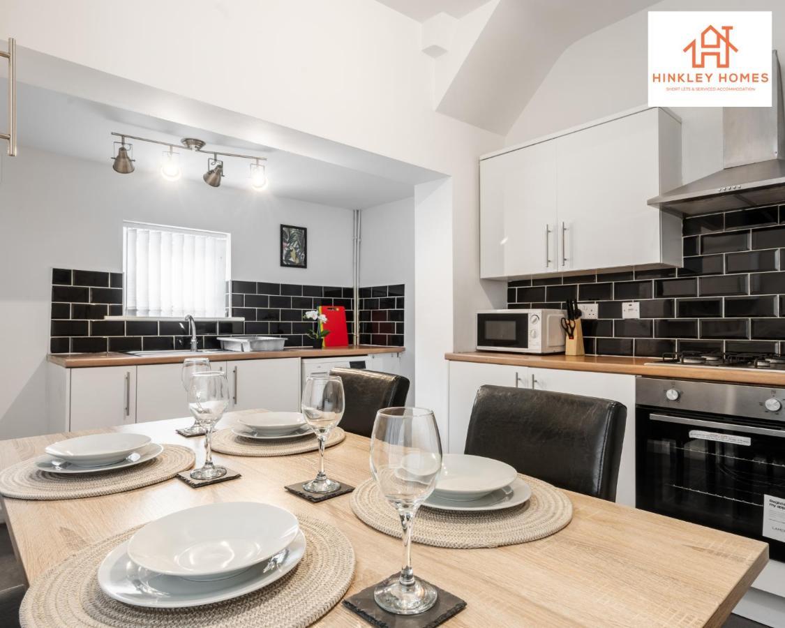 Stylish Home 8 Guests - Liverpool - Free Wifi & Parking By Hinkley Homes Short Lets & Serviced Accommodation Exterior foto